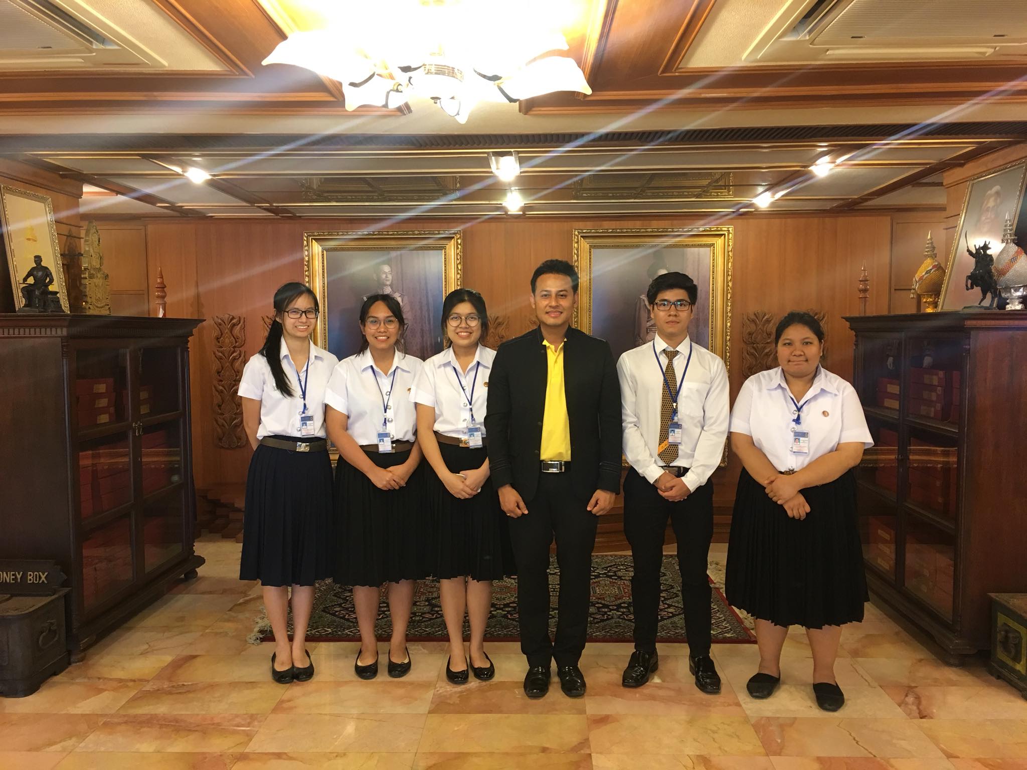 คณะเจ้าหน้าที่และนักศึกษาฝึกงานจากสำนักกฎหมายและวิชาการ ศาลยุติธรรมเข้าเยี่ยมชมพิพิธภัณฑ์อัยการเพื่อศึกษาประวัติศาสตร์สถาบันอัยการไทย