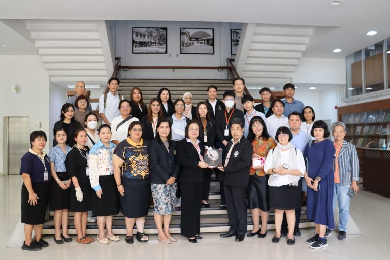 สำนักวิทยบริการ เข้าเยี่ยมชมสำนักหอจดหมายเหตุแห่งชาติ