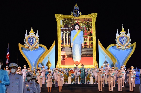 นายรัชต์เทพ ดีประหลาด รองเลขาธิการสำนักงานอัยการสูงสุด ร่วมพิธีถวายเครื่องราชสักการะและวางพานพุ่ม และพิธีจุดเทียนถวายพระพรชัยมงคลสมเด็จพระนางเจ้าสิริกิติ์ พระบรมราชินีนาถ พระบรมราชชนนีพันปีหลวง